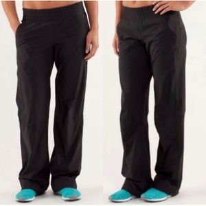 Lululemon Dog Runner Pant in Black